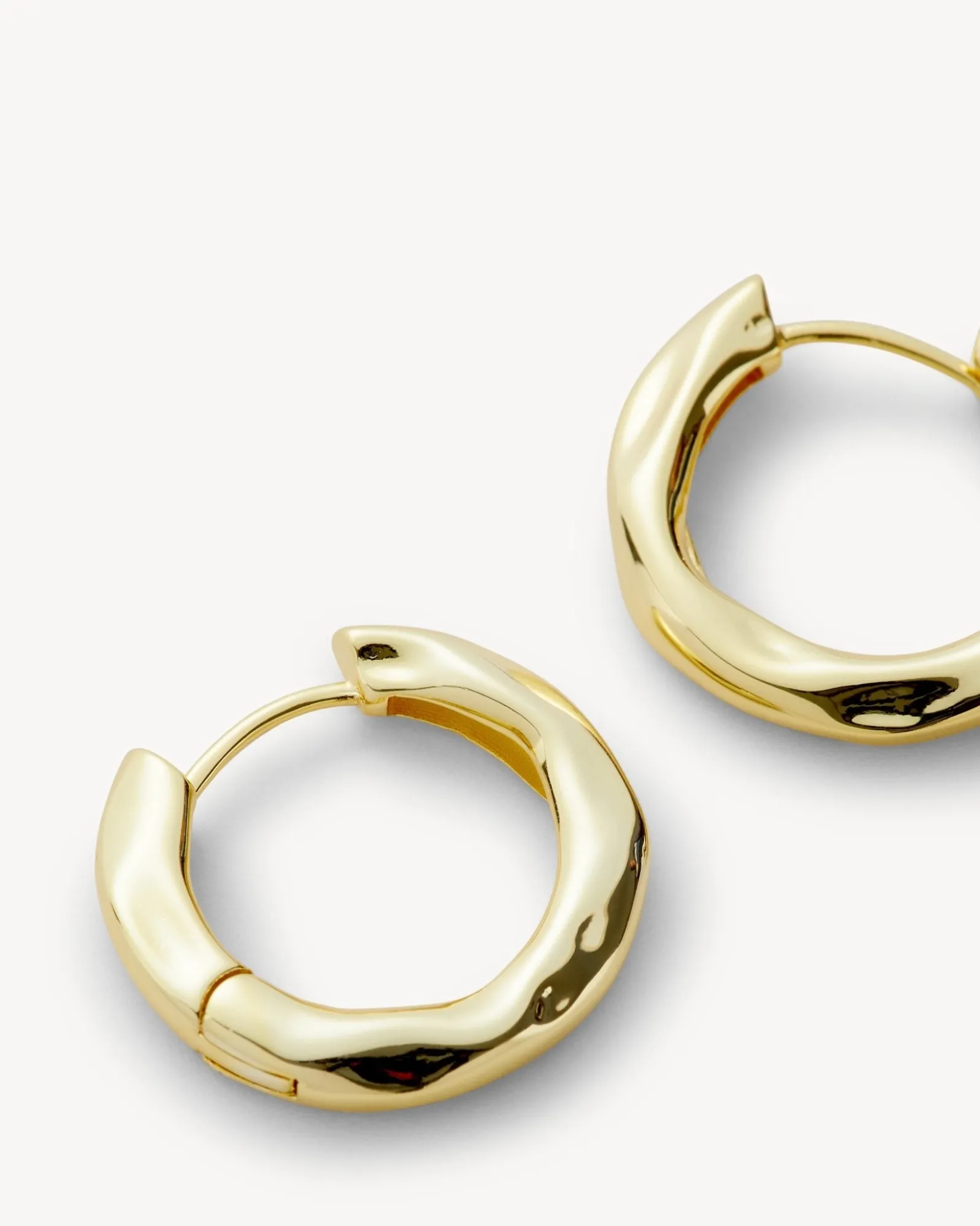 Petite Wavy Hoops