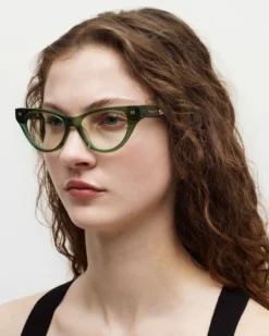 Suzy Glasses